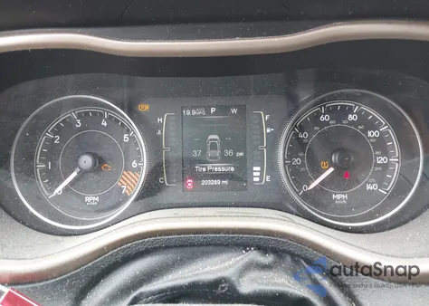 2014 Jeep Cherokee Latitude z USA, uszkodzony, nr VIN 1C4PJMCB2EW268455